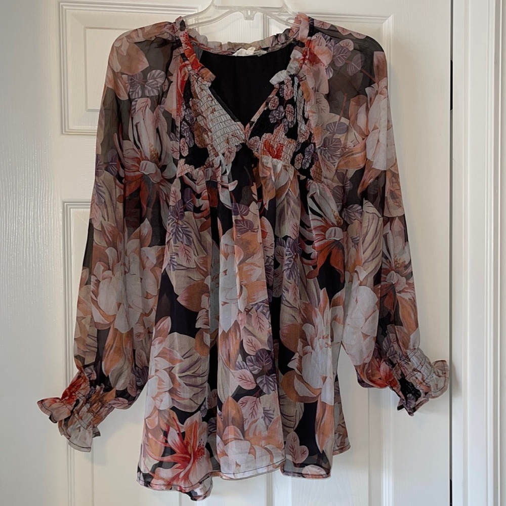 Flower Blouse - Picture 2 of 4